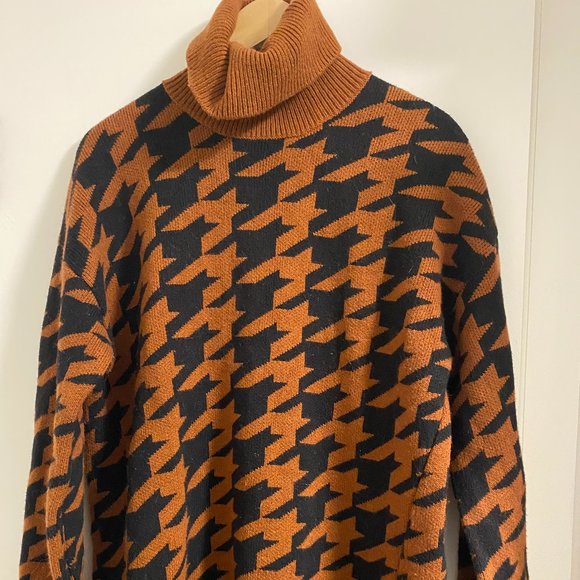 Wool Houndstooth turtlekneck sweater - Picture 2 of 3
